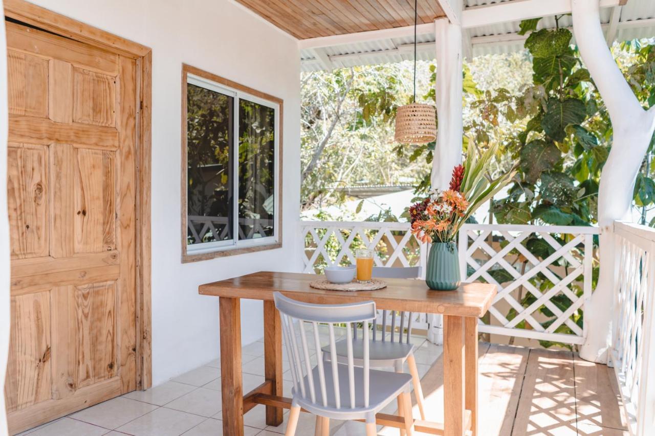 Cuatro Vientos Lodge & Apartments - Mal Pais, Costa Rica Playa Santa Teresa  ภายนอก รูปภาพ