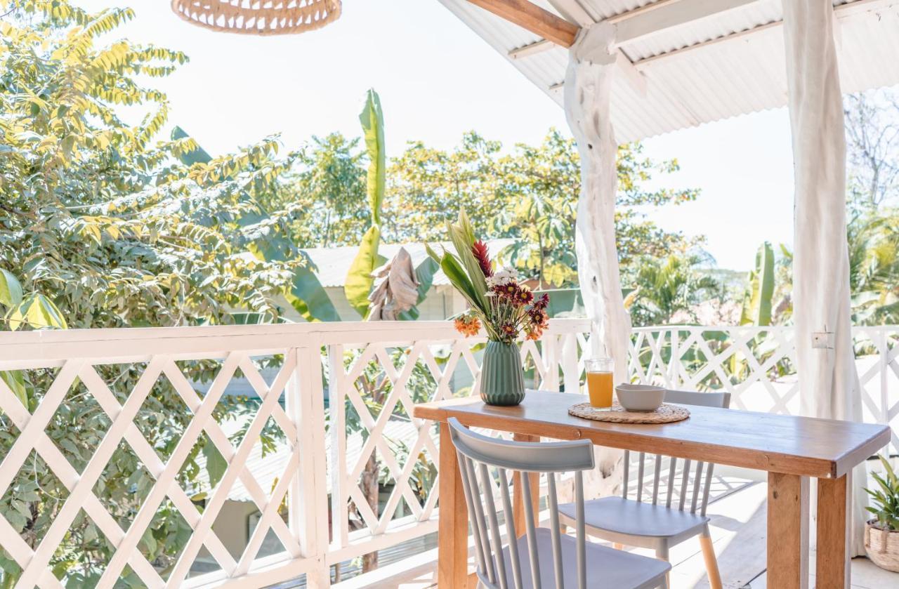 Cuatro Vientos Lodge & Apartments - Mal Pais, Costa Rica Playa Santa Teresa  ภายนอก รูปภาพ