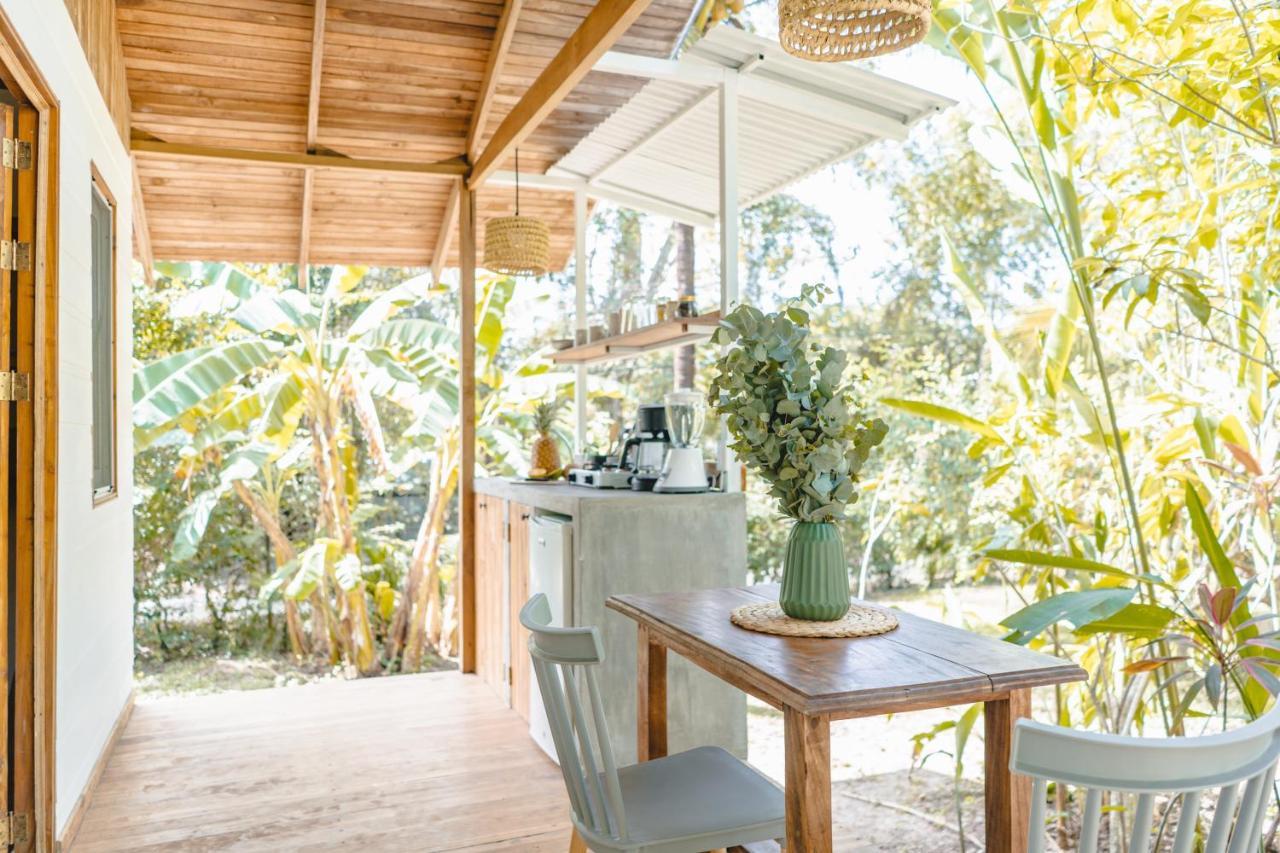 Cuatro Vientos Lodge & Apartments - Mal Pais, Costa Rica Playa Santa Teresa  ภายนอก รูปภาพ