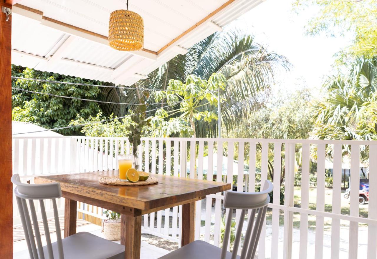 Cuatro Vientos Lodge & Apartments - Mal Pais, Costa Rica Playa Santa Teresa  ภายนอก รูปภาพ