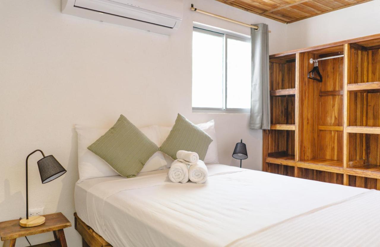 Cuatro Vientos Lodge & Apartments - Mal Pais, Costa Rica Playa Santa Teresa  ภายนอก รูปภาพ