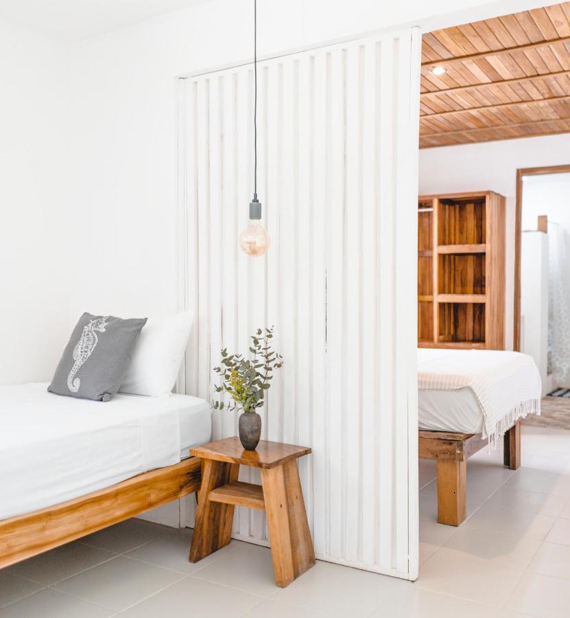 Cuatro Vientos Lodge & Apartments - Mal Pais, Costa Rica Playa Santa Teresa  ภายนอก รูปภาพ