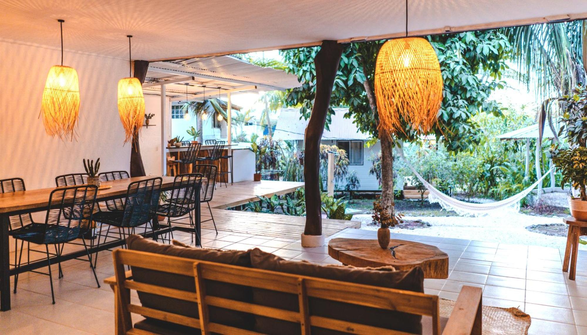 Cuatro Vientos Lodge & Apartments - Mal Pais, Costa Rica Playa Santa Teresa  ภายนอก รูปภาพ