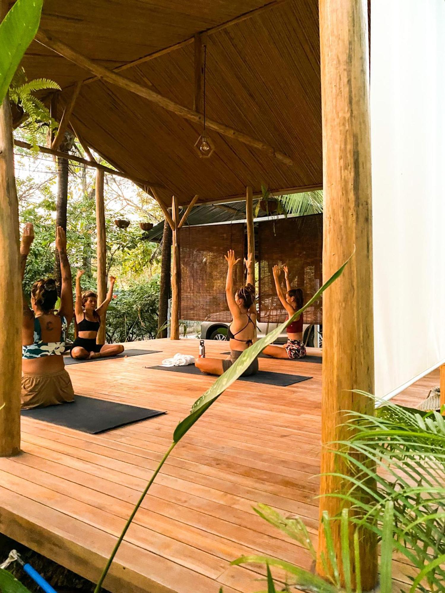 Cuatro Vientos Lodge & Apartments - Mal Pais, Costa Rica Playa Santa Teresa  ภายนอก รูปภาพ