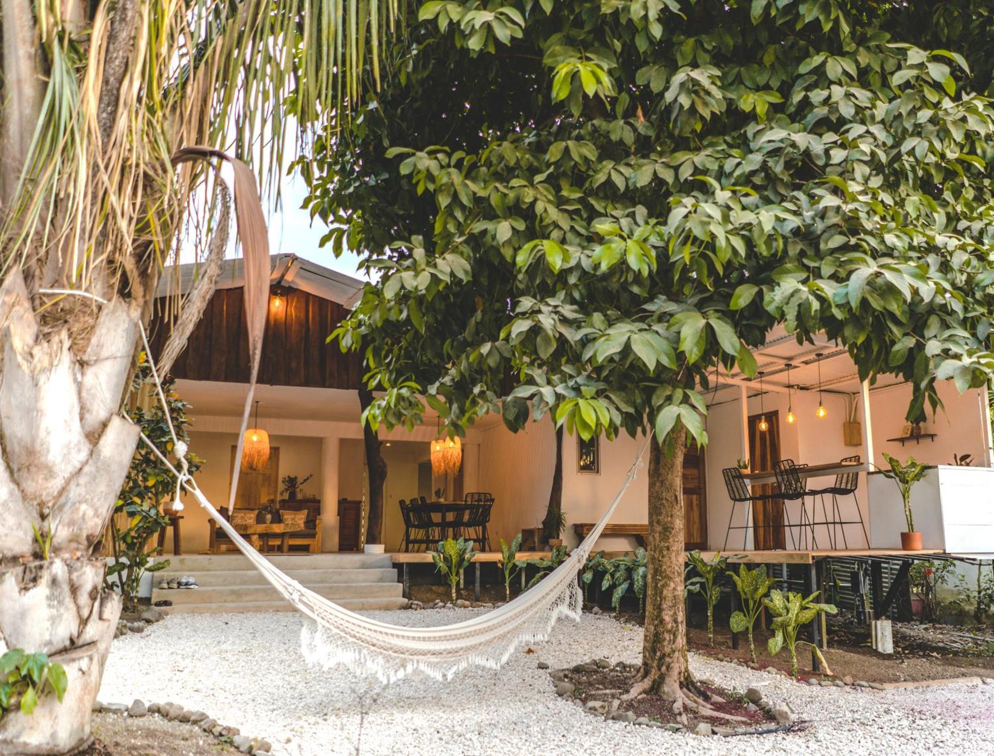 Cuatro Vientos Lodge & Apartments - Mal Pais, Costa Rica Playa Santa Teresa  ภายนอก รูปภาพ