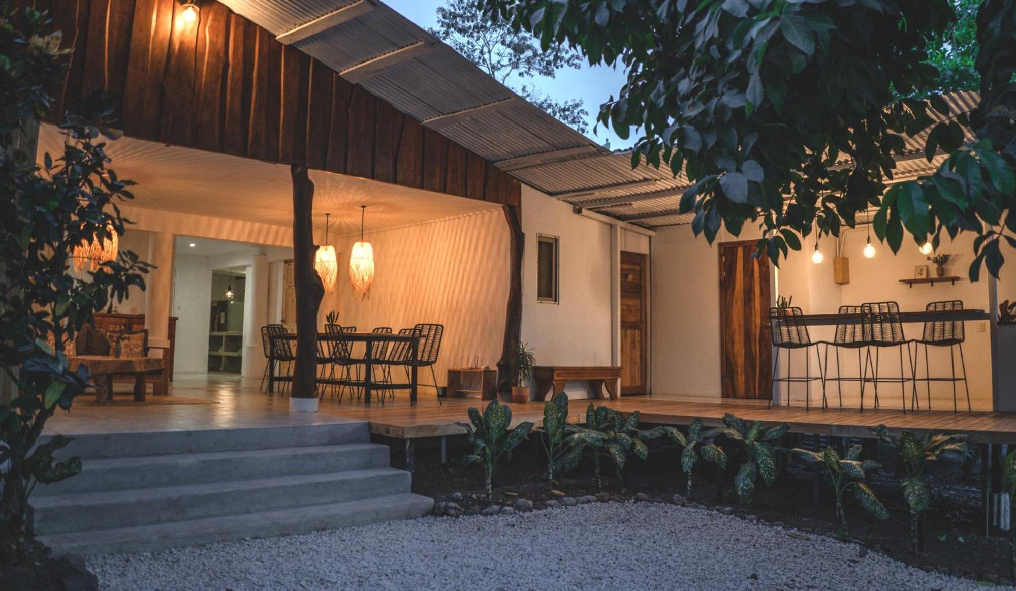 Cuatro Vientos Lodge & Apartments - Mal Pais, Costa Rica Playa Santa Teresa  ภายนอก รูปภาพ