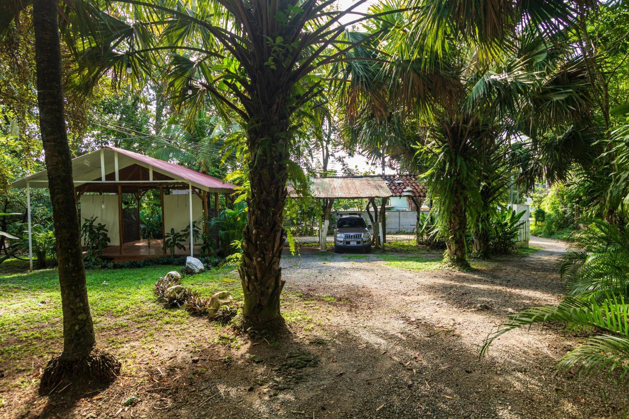 Cuatro Vientos Lodge & Apartments - Mal Pais, Costa Rica Playa Santa Teresa  ภายนอก รูปภาพ